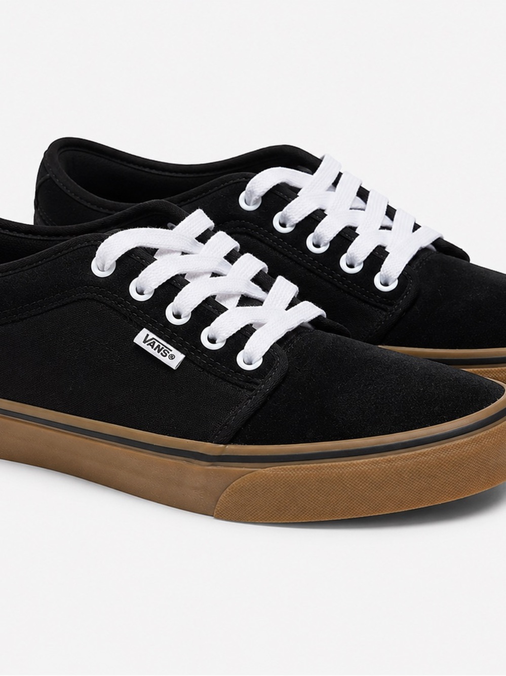 Vans Skate Chukka Low in Black/Black/Gum Size 10.5
